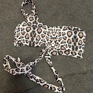 One-shoulder bikini top